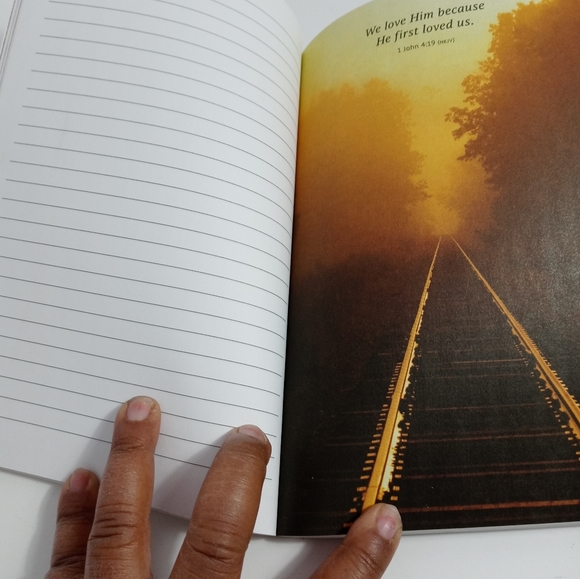 🏖 Our Daily Bread Prayer Journal NIB - Picture 2 of 3